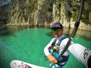 alt="paddle-introducing-calanques-cassis-national-parc-south-of-france-calanco-kayak-paddle"