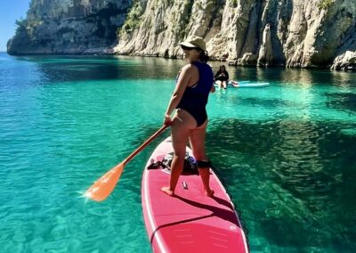 stand-up-paddle-tour-calanques-parc-national-en-vau